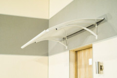 Stříška nad dveře LANITPLAST LARUS 160/85 bílá LG659 (3)